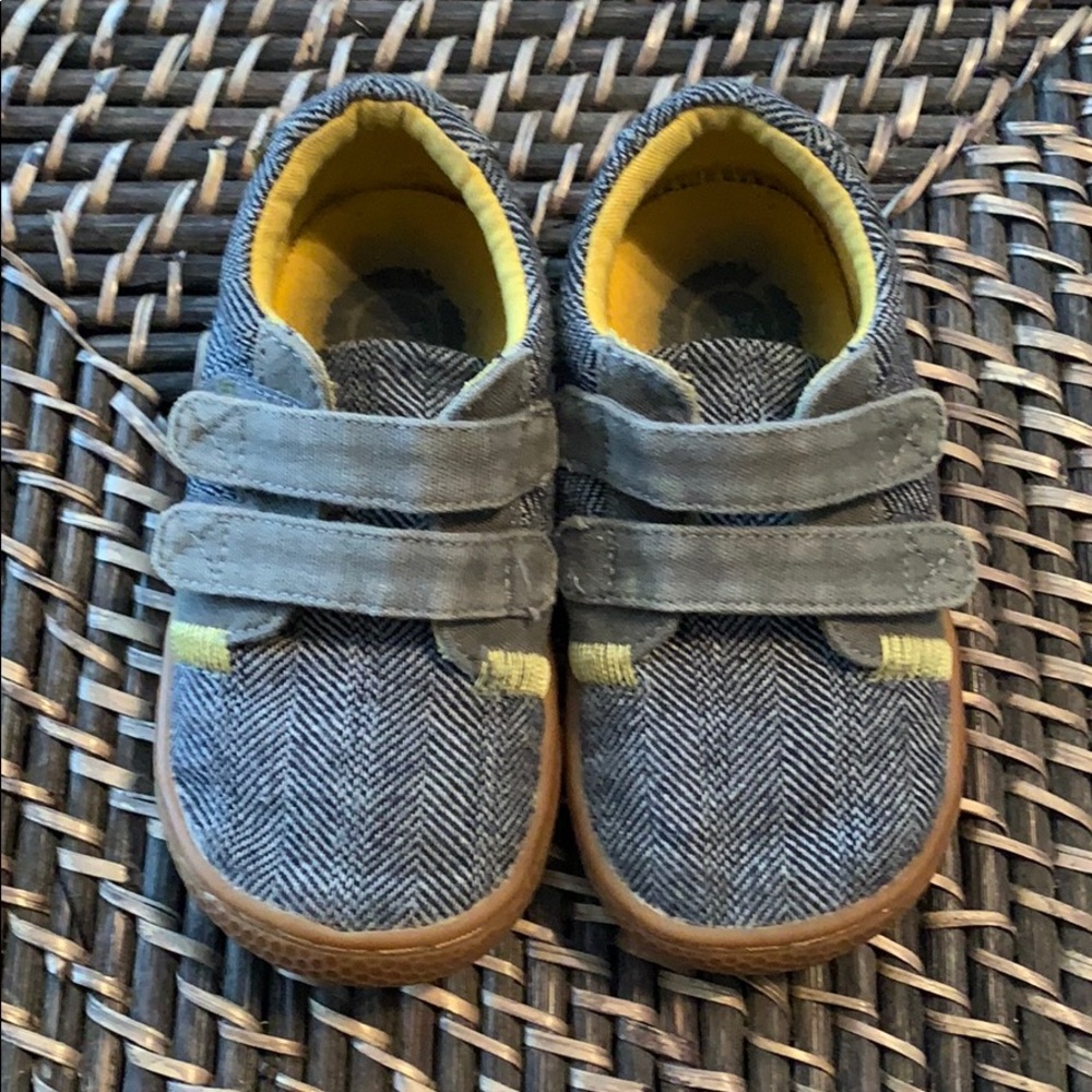 LIVIE & LUCA Hays Fabric Woven Sneakers